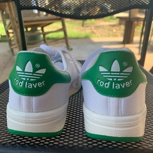 Adidas-Special Rod Laver. Green and white.